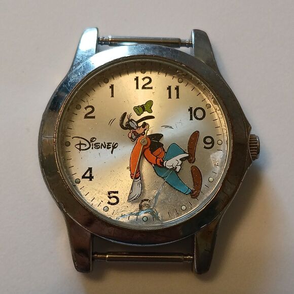 Vintage Disney by SII Unisex MU0945 Goofy Silver Dial Quartz Watch Case WR 30M - Picture 1 of 16
